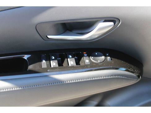 Used 2025 Hyundai Santa Cruz Limited image 18