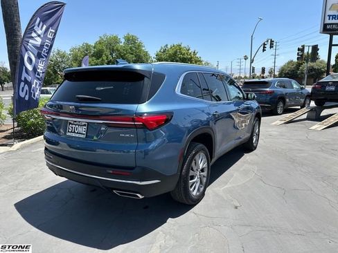 Certified 2025 Buick Enclave Preferred FWD image 8