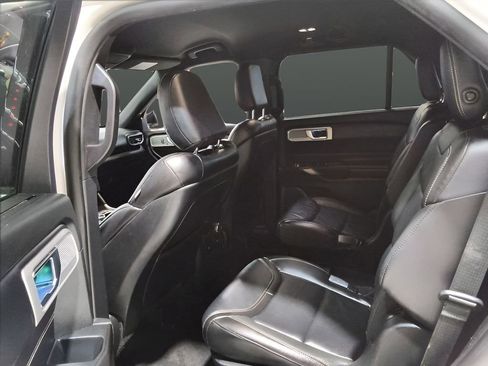 Used 2020 Ford Explorer ST image 18