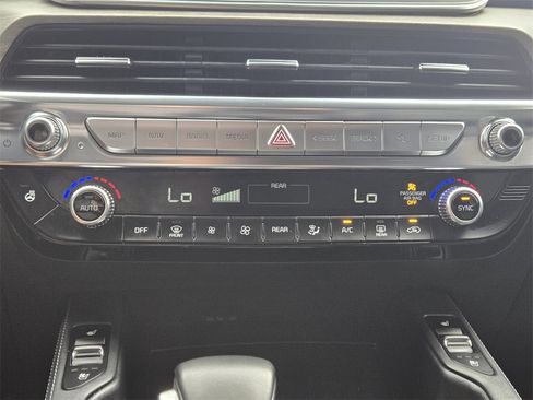 Certified 2022 Kia Telluride SX w/ SX Prestige Package image 21