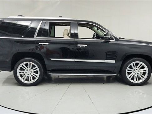 Used 2020 Cadillac Escalade Luxury image 6