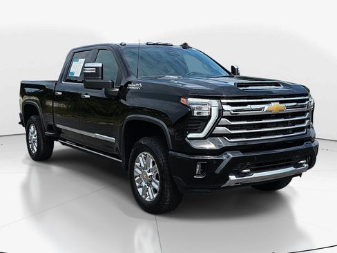 Used 2024 Chevrolet Silverado 2500 High Country w/ Technology Package AWD/4WD image 1
