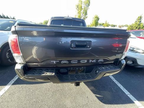 Used 2016 Toyota Tacoma Limited w/ Towing Package RWD image 9