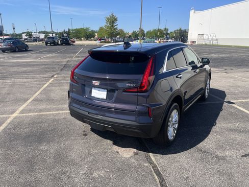 Used 2024 Cadillac XT4 Luxury w/ Cold Weather Package AWD/4WD image 6