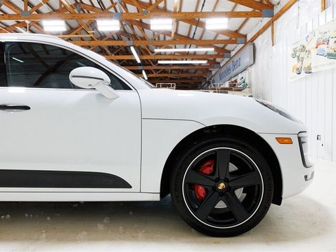 Used 2018 Porsche Macan GTS AWD/4WD image 33