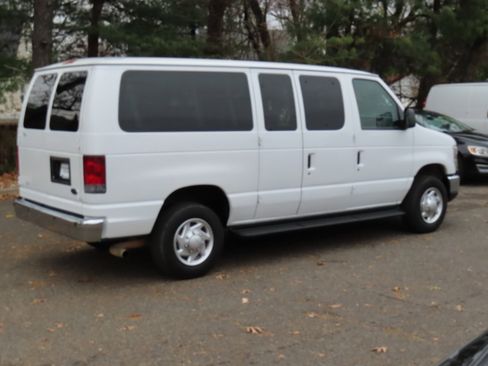 Used 2014 Ford E-350 and Econoline 350 XLT image 6