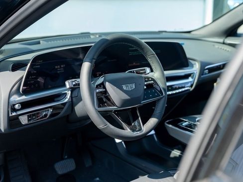 New 2025 Cadillac Lyriq Luxury image 15