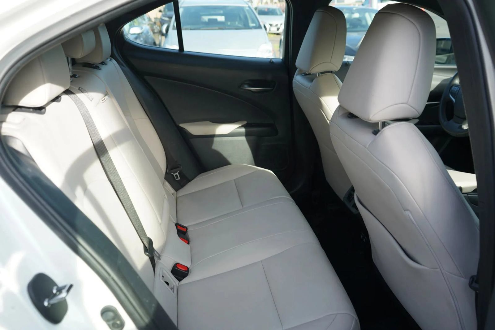 Used 2019 Lexus UX 200 FWD image 17