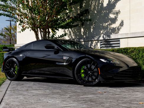 Used 2023 Aston Martin V8 Vantage Coupe image 13