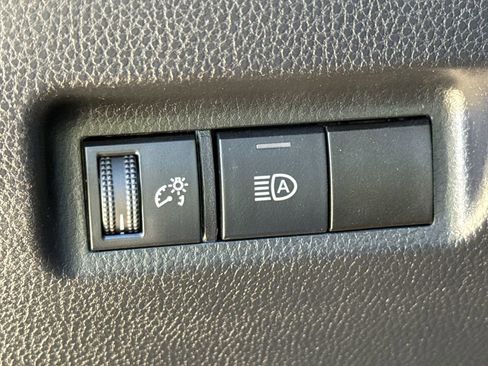 Used 2021 Toyota RAV4 XLE image 22