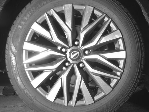 Used 2025 Nissan Altima 2.5 SV FWD image 15