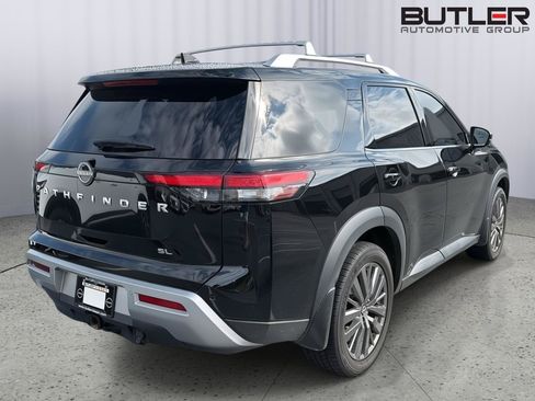 Used 2024 Nissan Pathfinder SL w/ SL Premium Package FWD image 9