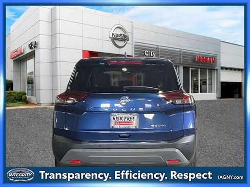 Certified 2021 Nissan Rogue SV image 7