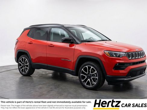 Used 2025 Jeep Compass Trailhawk image 1