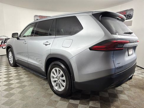 Used 2026 Toyota Grand Highlander XLE image 5