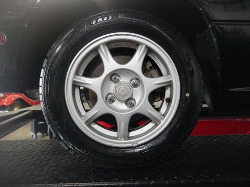Used 1997 MAZDA MX-5 Miata RWD image 76