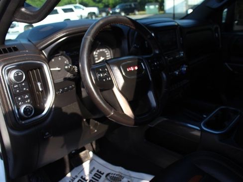 Used 2020 GMC Sierra 3500 AT4 w/ AT4 Premium Package AWD/4WD image 16
