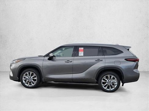 New 2026 Toyota Highlander Limited image 5