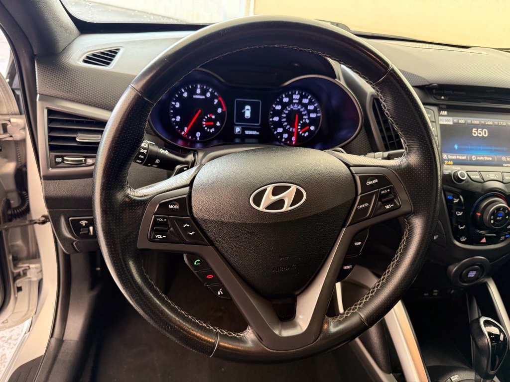 Used 2016 Hyundai Veloster Turbo FWD image 25