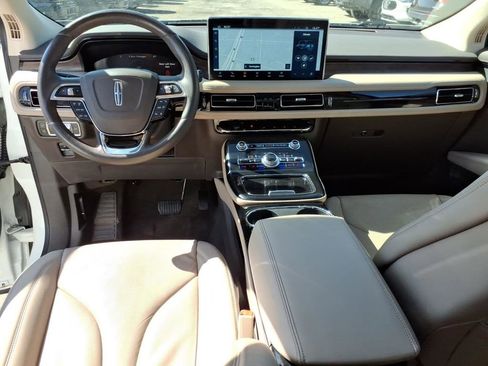 Used 2023 Lincoln Nautilus Reserve AWD/4WD image 13