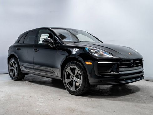 New 2026 Porsche Macan AWD/4WD image 9