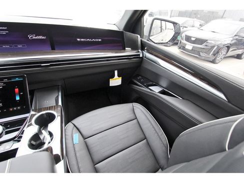 New 2026 Cadillac Escalade Luxury w/ Touring Package AWD/4WD image 10
