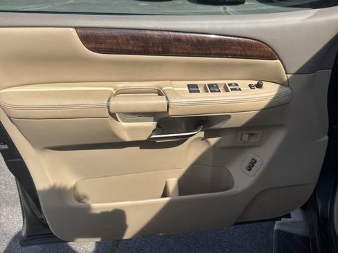 Used 2013 Nissan Armada Platinum AWD/4WD image 21