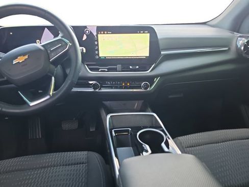 Used 2025 Chevrolet Equinox LT w/ Safety and Technology Package FWD image 12