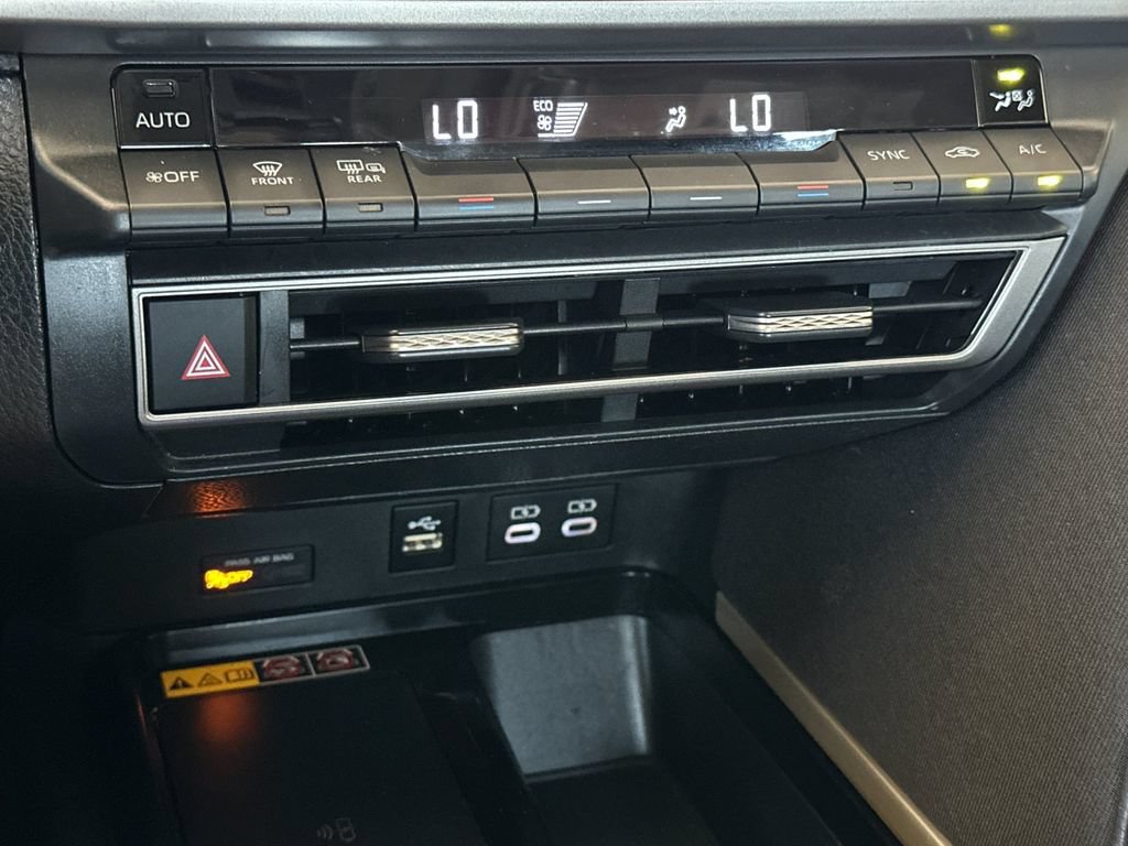 Used 2025 Toyota Camry LE FWD image 18
