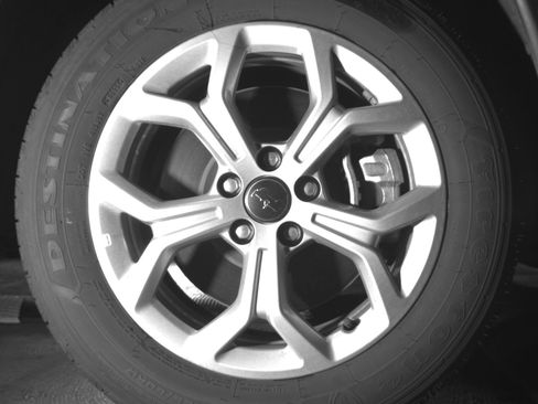 Used 2025 Jeep Compass Latitude image 13