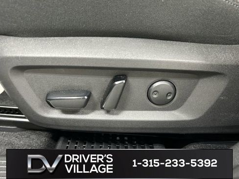 Used 2023 Nissan Rogue SV AWD/4WD image 10
