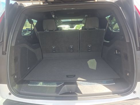 Used 2023 Cadillac Escalade ESV Premium Luxury AWD/4WD image 15