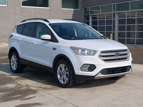 Used 2018 Ford Escape SE w/ SE Sync 3 Package image 10