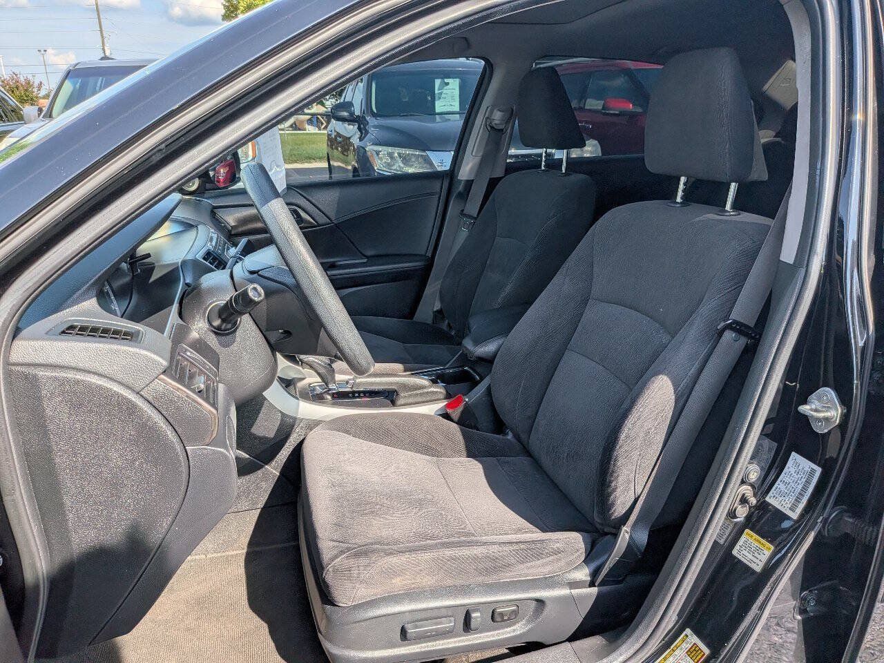Used 2013 Honda Accord EX image 28