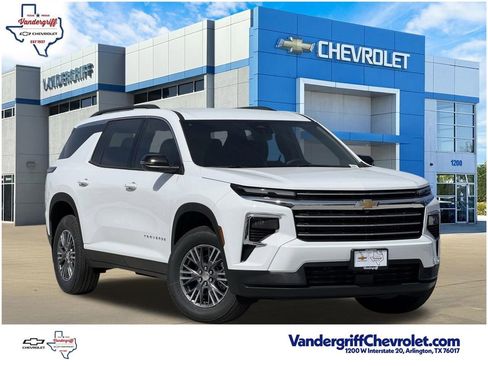 New 2026 Chevrolet Traverse LT image 1