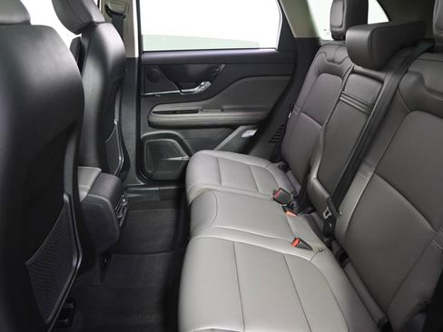 New 2026 Lincoln Corsair Premiere image 21