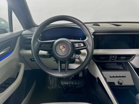 Used 2025 Porsche Macan 4 Electric AWD/4WD image 15