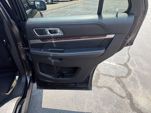 Used 2017 Ford Explorer Platinum AWD/4WD image 46