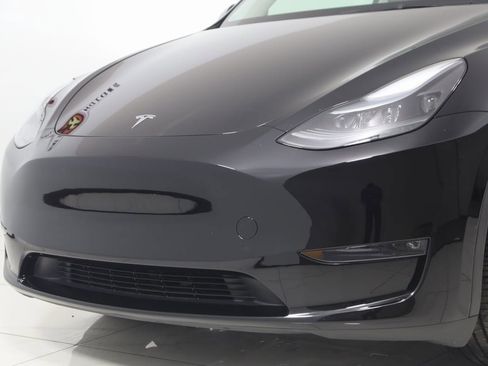 Used 2025 Tesla Model Y Long Range image 53