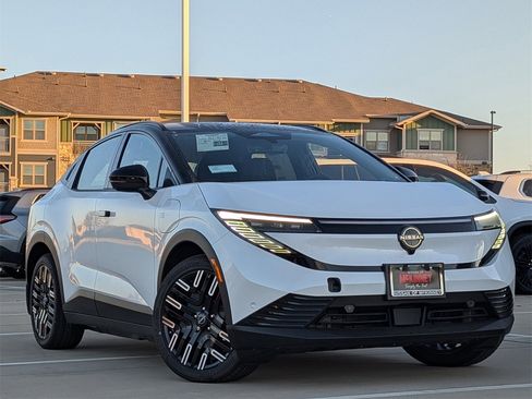 New 2026 Nissan Leaf Platinum+ image 2