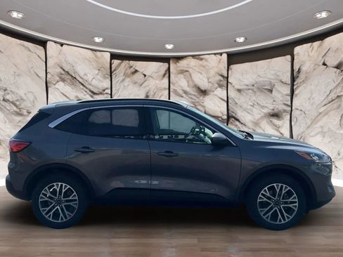 Used 2021 Ford Escape SEL image 2