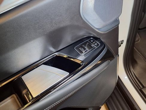 Certified 2025 Cadillac Escalade Sport Platinum AWD/4WD image 17