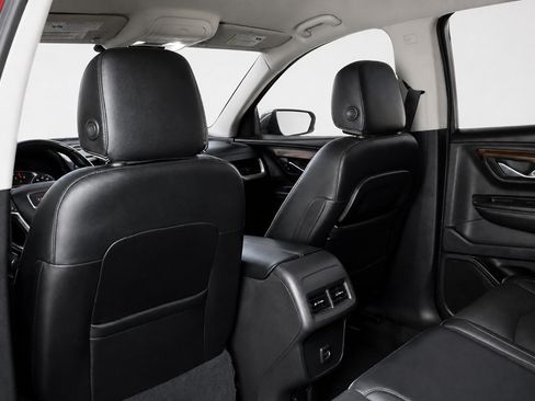 Used 2019 GMC Terrain Denali w/ Advanced Safety Package FWD image 18