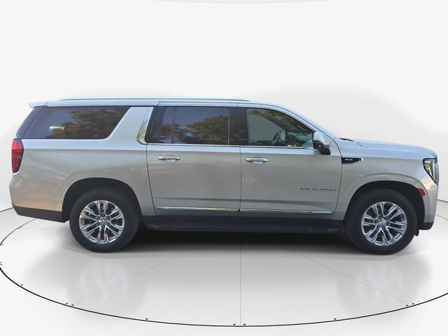Used 2023 GMC Yukon XL SLT w/ SLT Luxury Package AWD/4WD image 4