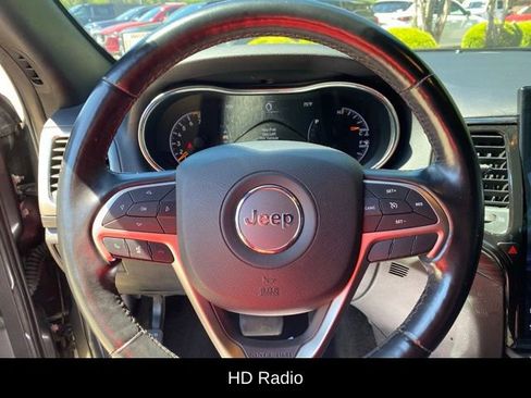 Used 2021 Jeep Grand Cherokee Laredo X AWD/4WD image 9