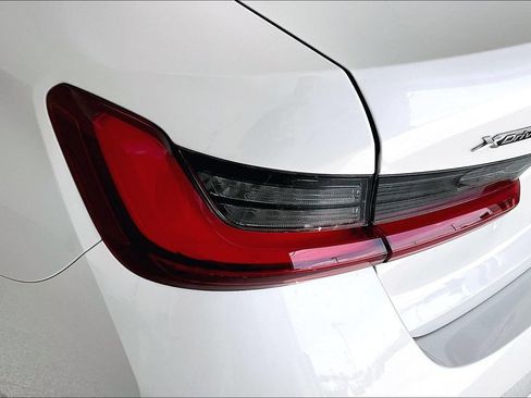 Used 2025 BMW 330i xDrive Sedan w/ Convenience Package AWD/4WD image 37