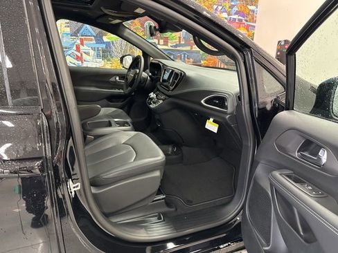 New 2026 Chrysler Pacifica Select w/ S Appearance Package image 49