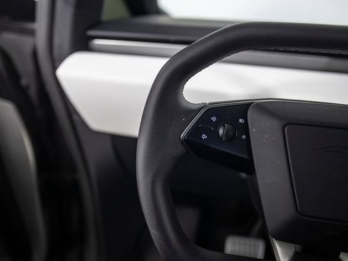 Used 2024 Tesla Cybertruck AWD Crew Cab image 29