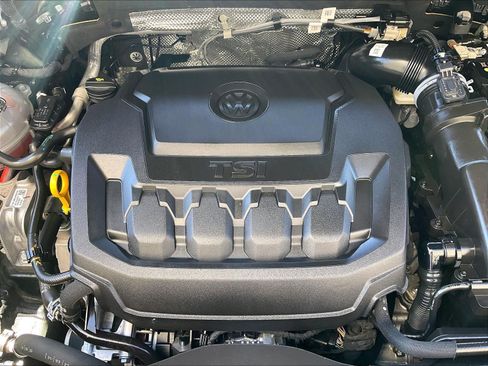 Certified 2023 Volkswagen Tiguan SE FWD image 31