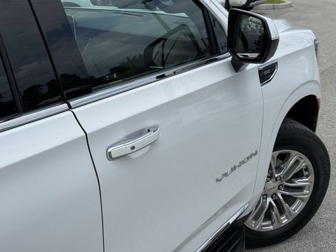 Used 2024 GMC Yukon XL SLT RWD image 10